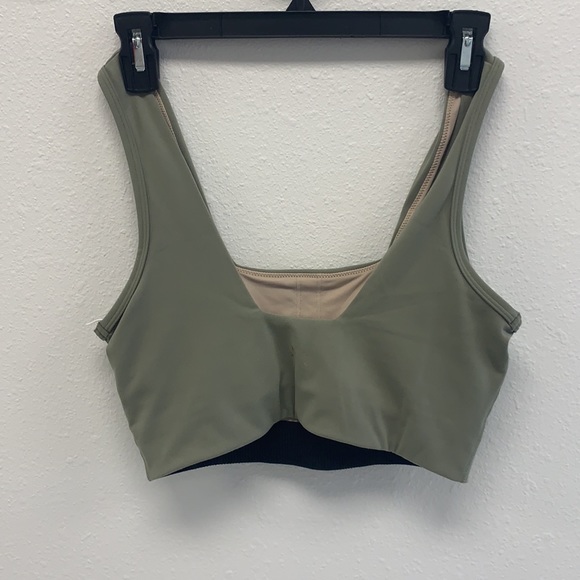 Varley delta bra - Picture 5 of 5